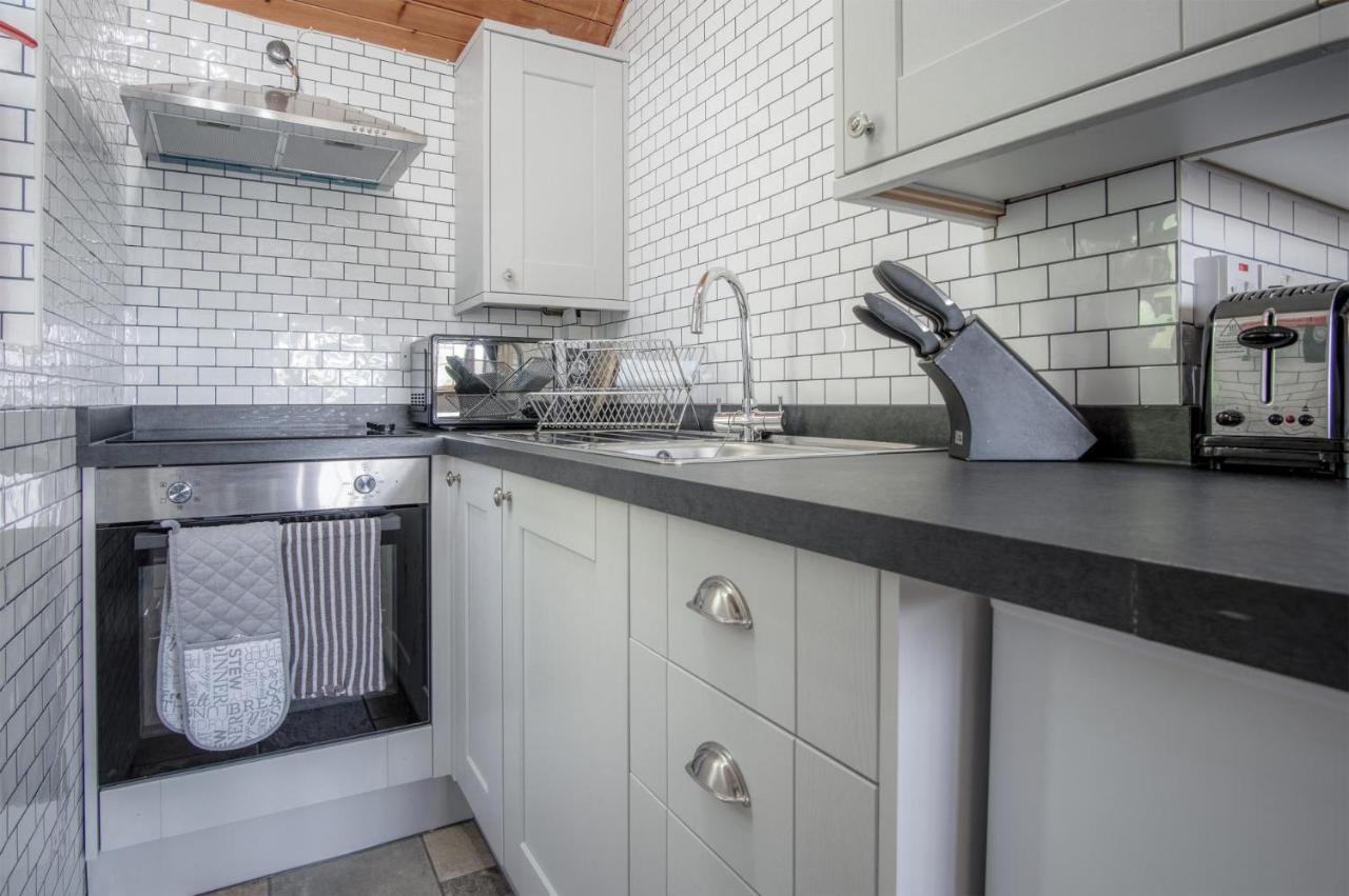 Honeysuckle Cottage - 1 Bedroom Cottage - Amroth Kültér fotó